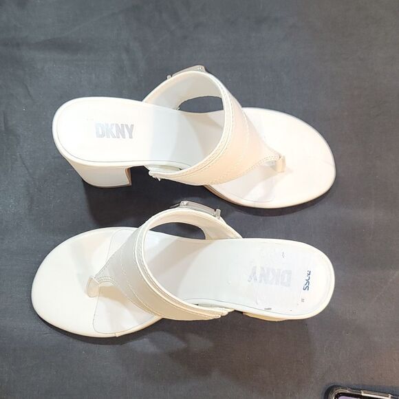 BRAND NEW DKNY BLOCK HEEL  THONG SANDAL - Picture 7 of 16
